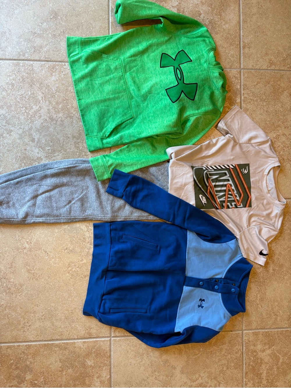 Under Armour and NIKE Kids' BOY  "LOT" size Medium YMD